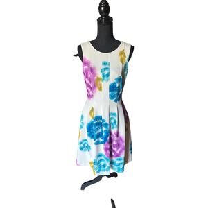 Elegant Calvin Klein Floral Fit & Flare Dress – Sleeveless Size 2 Chic